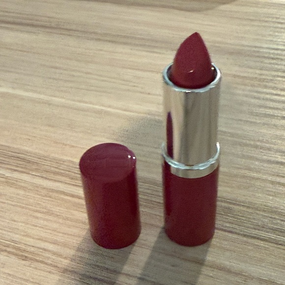 Clinique Bold Berry Lipstick - Picture 1 of 2
